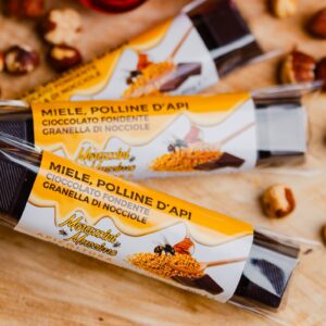 Barretta. Miele, polline,  nocciole e fondente.