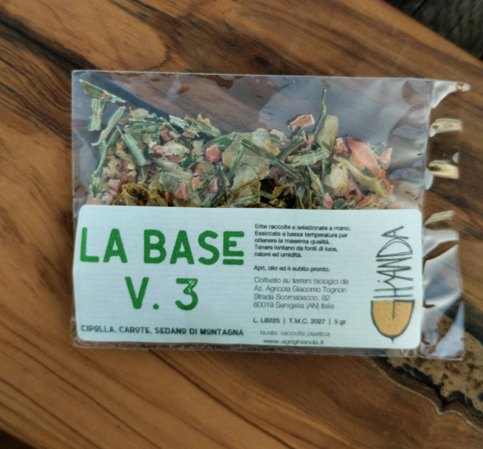 carote + cipolla + sedano di montagna { la base